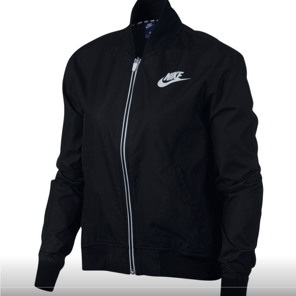 NWT Nike Women’s Sportswear AV15 Jacket - Medium